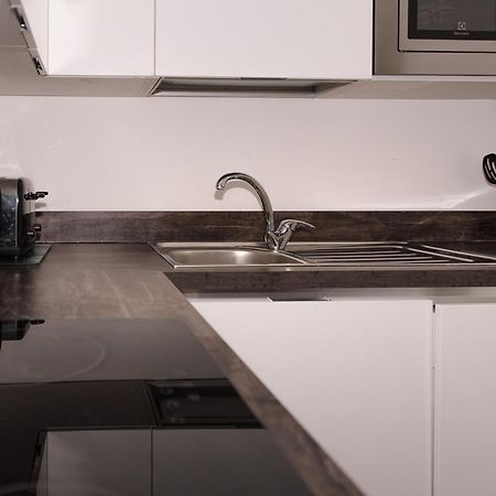 Greenstar Apartments - 2 Minute Walk Away Into City Centre - 6 Individual Flats - Next To Abertay University - 1 Bed 2 Bed & 3 Bedroom Flats - Fully Equipped - Short - Mid - Long Stays Welcome دندي المظهر الخارجي الصورة