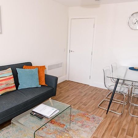Greenstar Apartments - 2 Minute Walk Away Into City Centre - 6 Individual Flats - Next To Abertay University - 1 Bed 2 Bed & 3 Bedroom Flats - Fully Equipped - Short - Mid - Long Stays Welcome دندي المظهر الخارجي الصورة