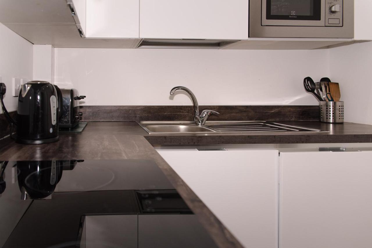 Greenstar Apartments - 2 Minute Walk Away Into City Centre - 6 Individual Flats - Next To Abertay University - 1 Bed 2 Bed & 3 Bedroom Flats - Fully Equipped - Short - Mid - Long Stays Welcome دندي المظهر الخارجي الصورة