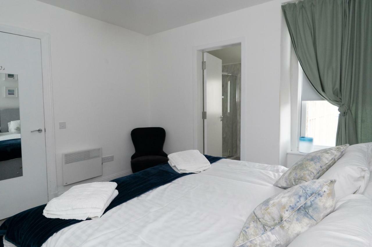 Greenstar Apartments - 2 Minute Walk Away Into City Centre - 6 Individual Flats - Next To Abertay University - 1 Bed 2 Bed & 3 Bedroom Flats - Fully Equipped - Short - Mid - Long Stays Welcome دندي المظهر الخارجي الصورة