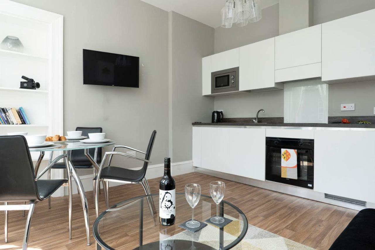 Greenstar Apartments - 2 Minute Walk Away Into City Centre - 6 Individual Flats - Next To Abertay University - 1 Bed 2 Bed & 3 Bedroom Flats - Fully Equipped - Short - Mid - Long Stays Welcome دندي المظهر الخارجي الصورة
