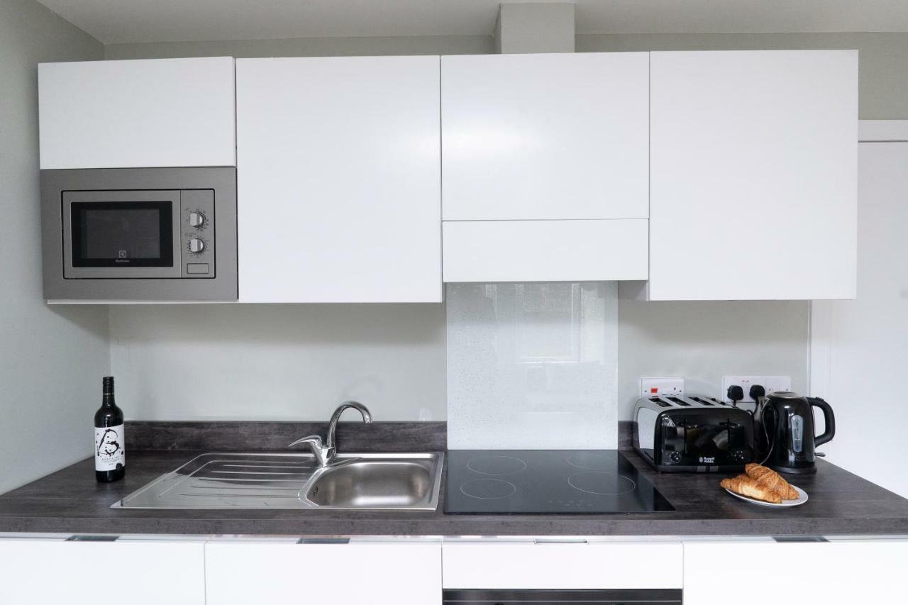 Greenstar Apartments - 2 Minute Walk Away Into City Centre - 6 Individual Flats - Next To Abertay University - 1 Bed 2 Bed & 3 Bedroom Flats - Fully Equipped - Short - Mid - Long Stays Welcome دندي المظهر الخارجي الصورة